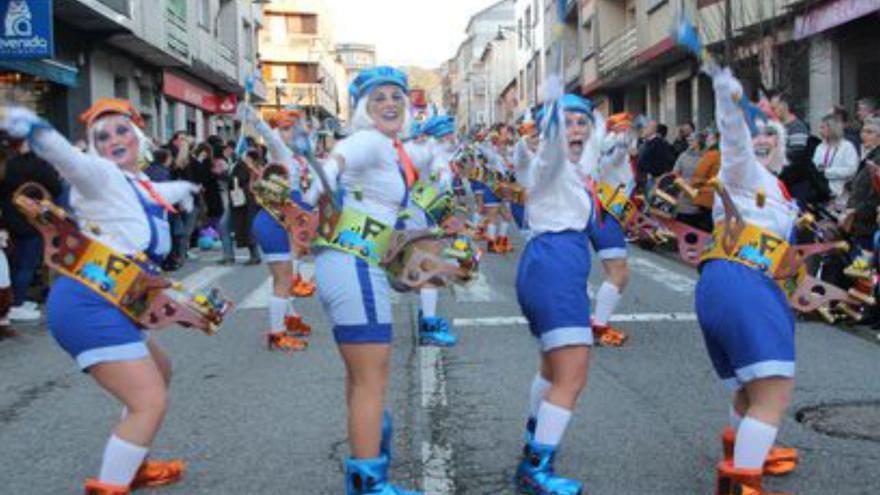 Os Festeiros de Bembrive ganan en el desfile de Soutomaior