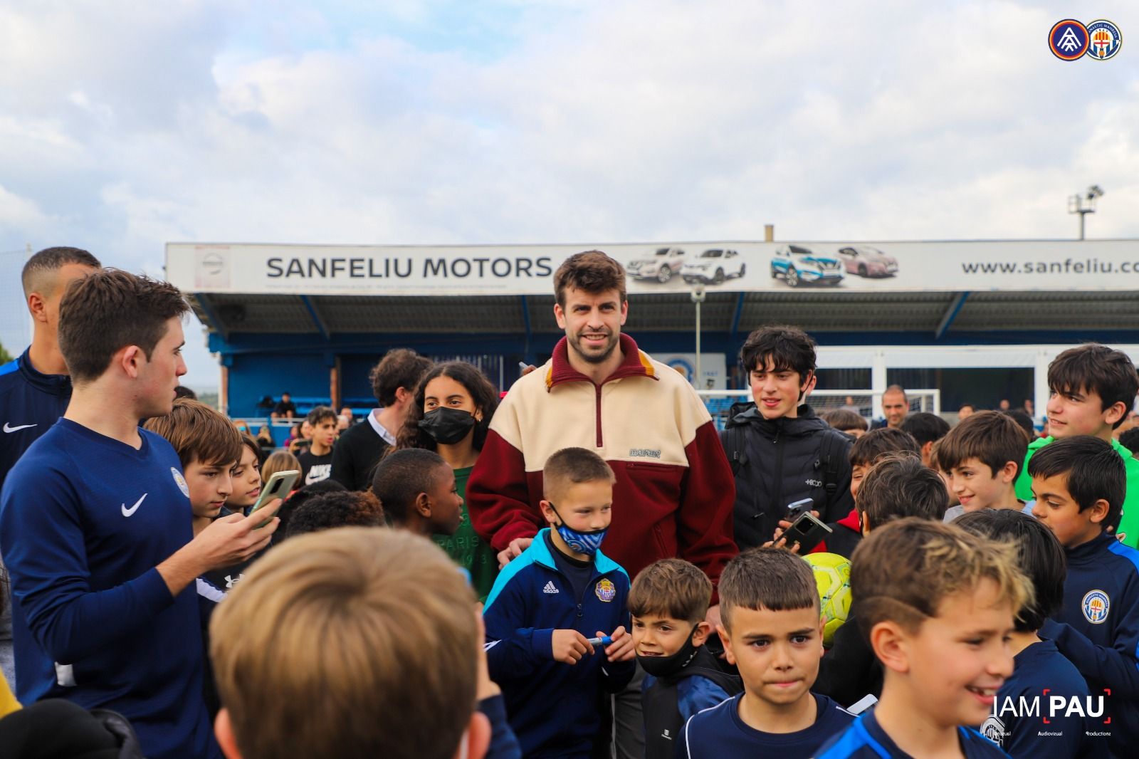 Primera visita de Gerard Piqué al ...