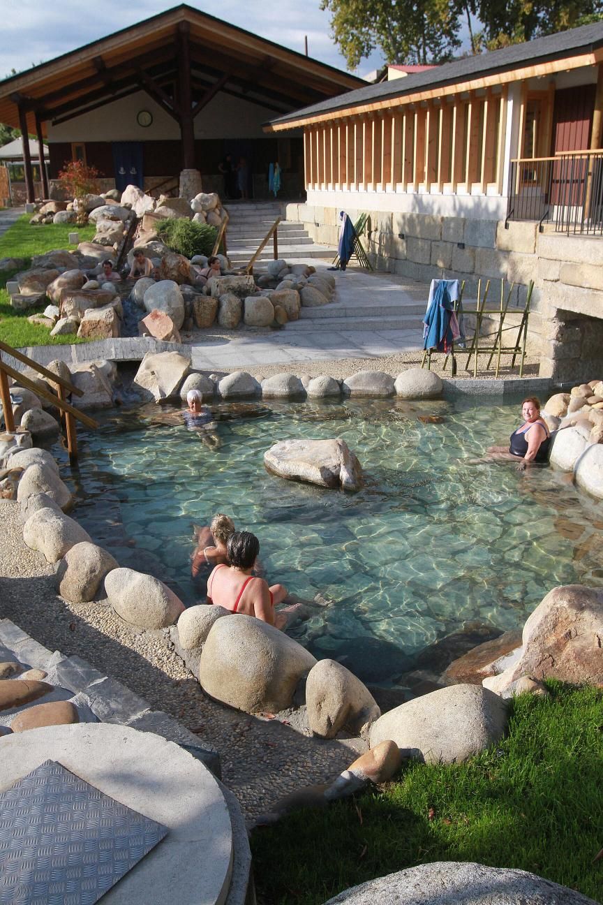 Las termas de A Chavasqueira 'renacen de sus cenizas' tras cinco años de su incendio