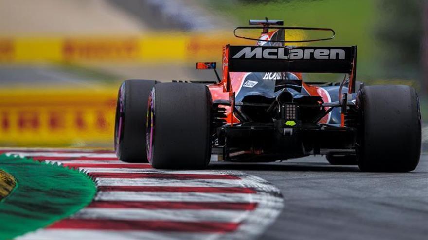 Alonso vuelve al motor antiguo sin perder puestos en la parrilla
