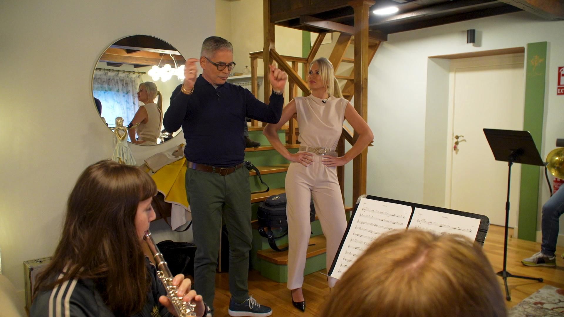 Boris Izaguirre, en tractor por Lalín: «Síntome como no Orgullo Gay»