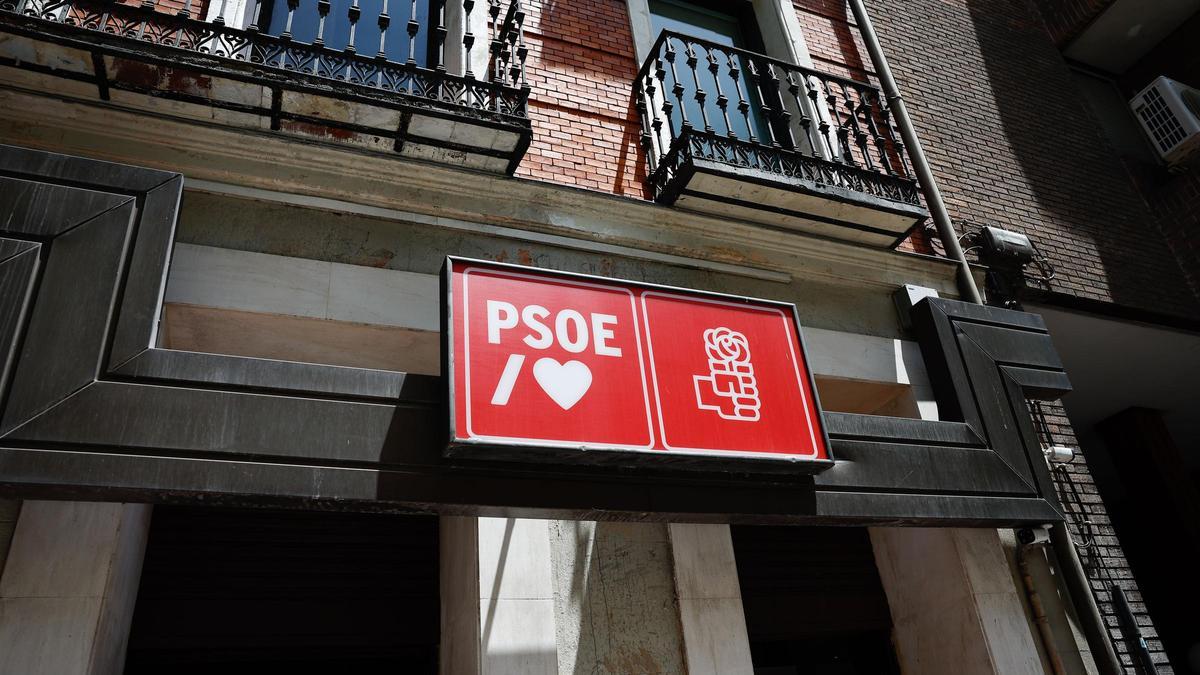 Fachada de la sede federal del PSOE en la calle Ferraz de Madrid