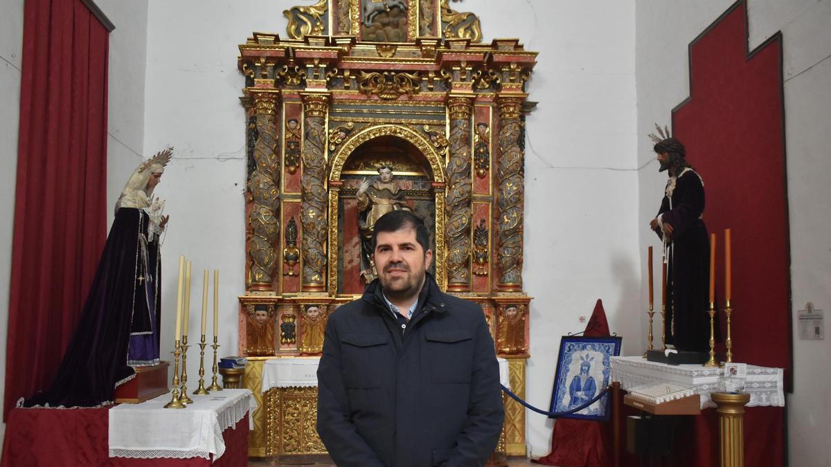Vídeo | La Hermandad de la Salud: el origen de la carga a costal en la Semana Santa de Cáceres