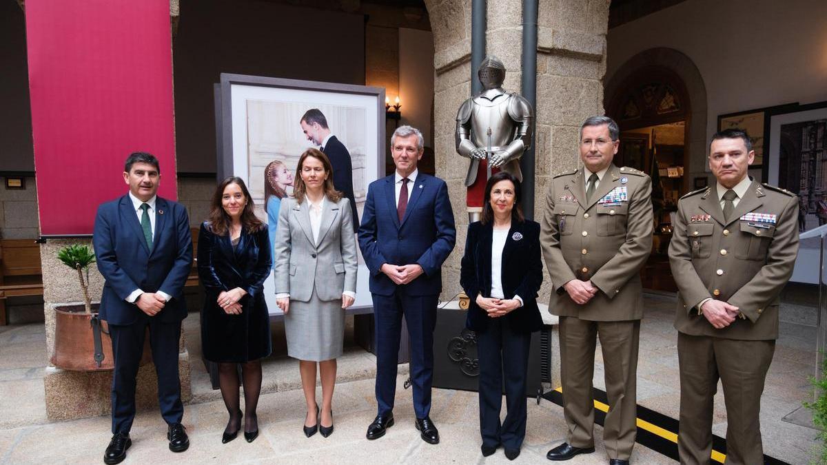 El Palacio de Capitanía de A Coruña recibe la exposición sobre el décimo aniversario de la proclamación de Felipe VI