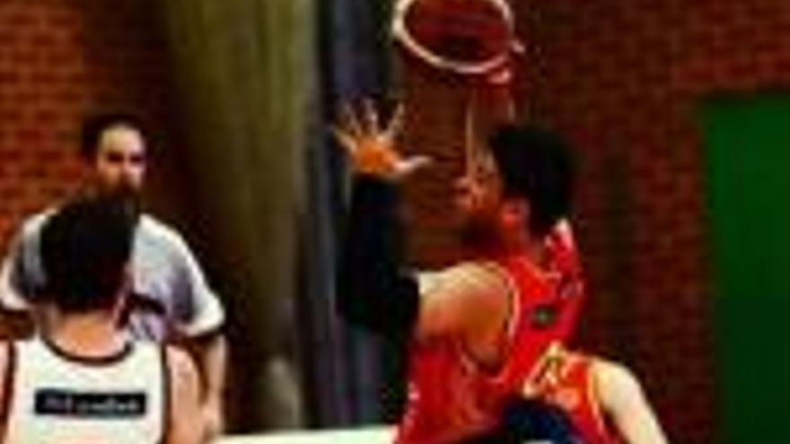 El llagostarenc Raúl Ortíz durant un partit amb el Global Basket.