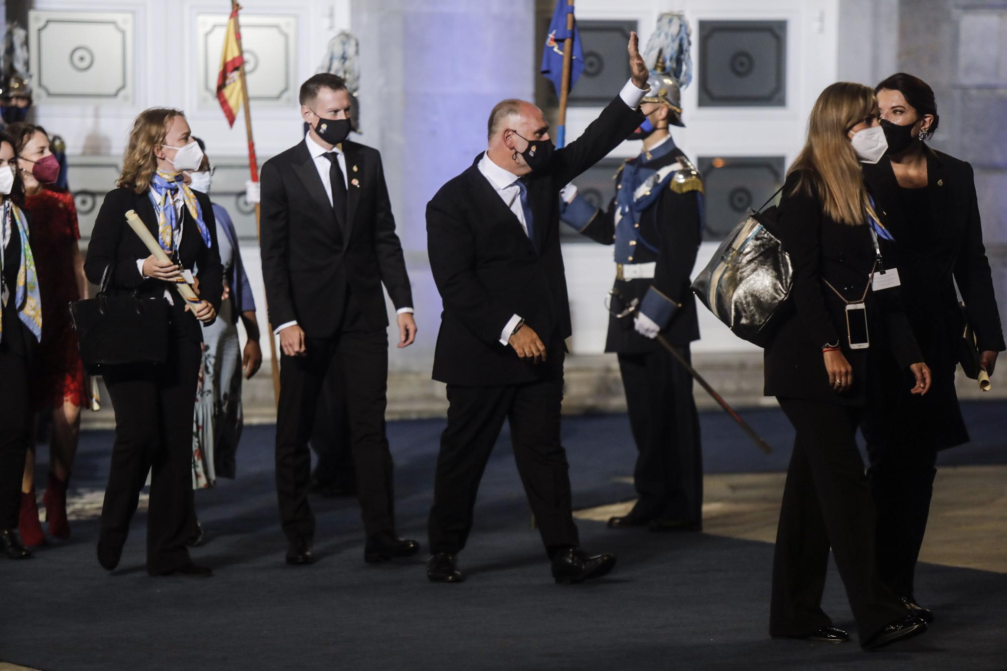 La salida del Camporamor tras la ceremonia de los Premios Princesa de Asturias