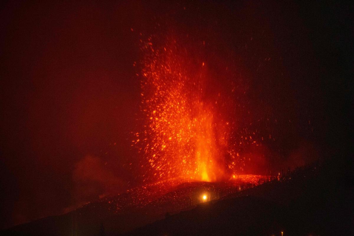 El volcán de La Palma, en plena actividad.