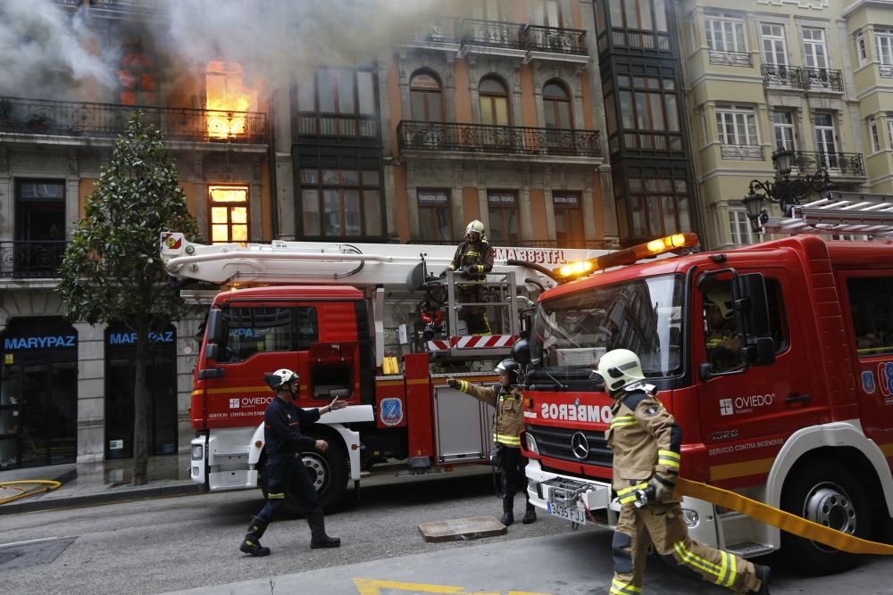 Incendio en la calle Uría de Oviedo