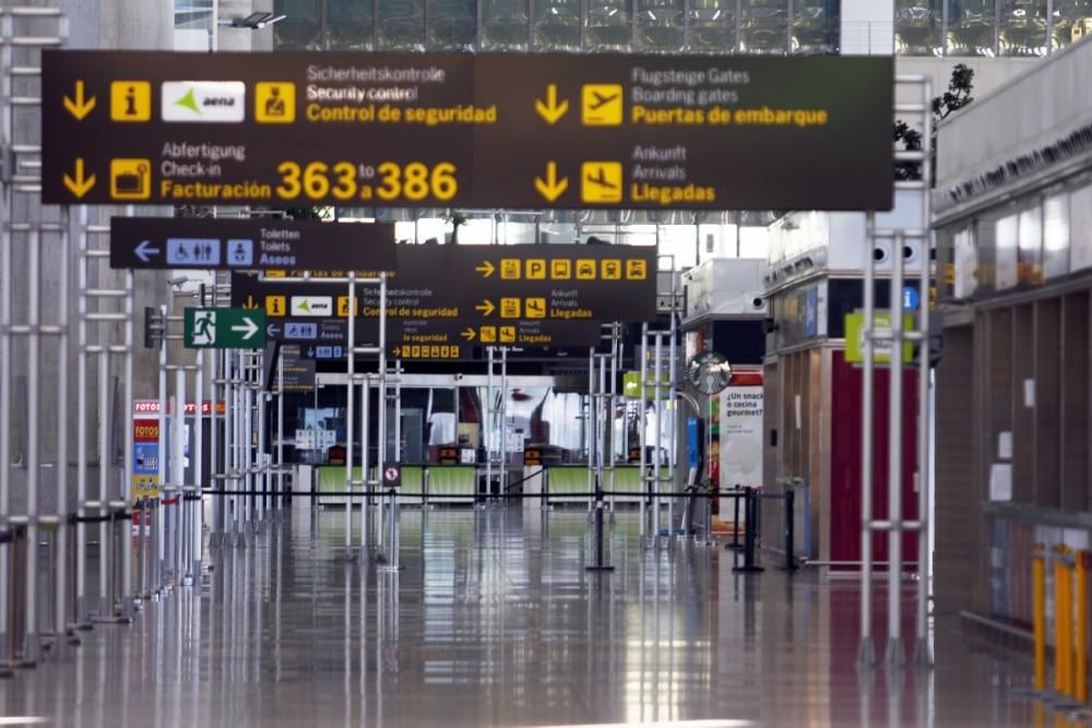 El Aeropuerto de Málaga completamente vacío por el coronavirus.