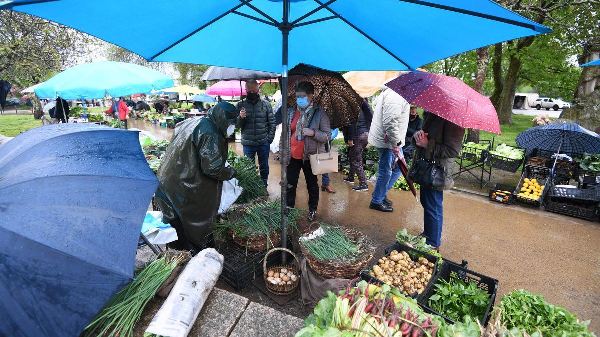 La lluvia marcó la jornada, reduciendo la afluencia/ Gustavo Santos