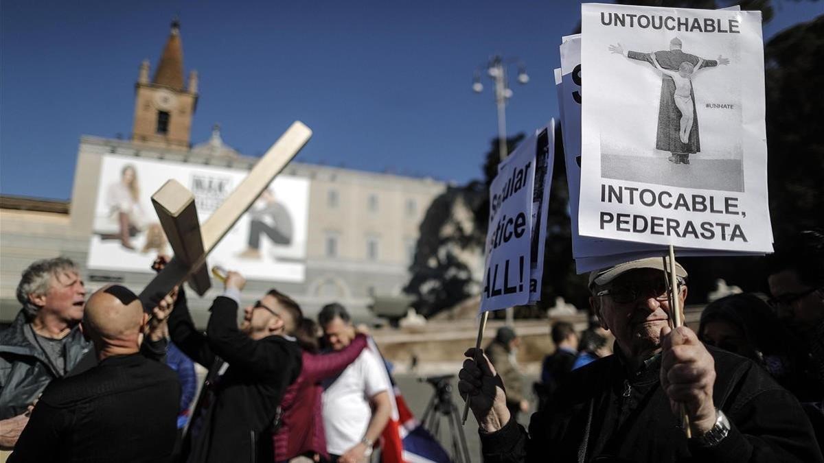 ROMA MANIFESTACION CONTRA LOS  ABUSOS  SEXUALES