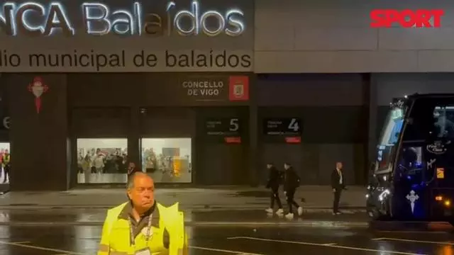 Así ha sido la llegada del autocar del Celta a Balaídos