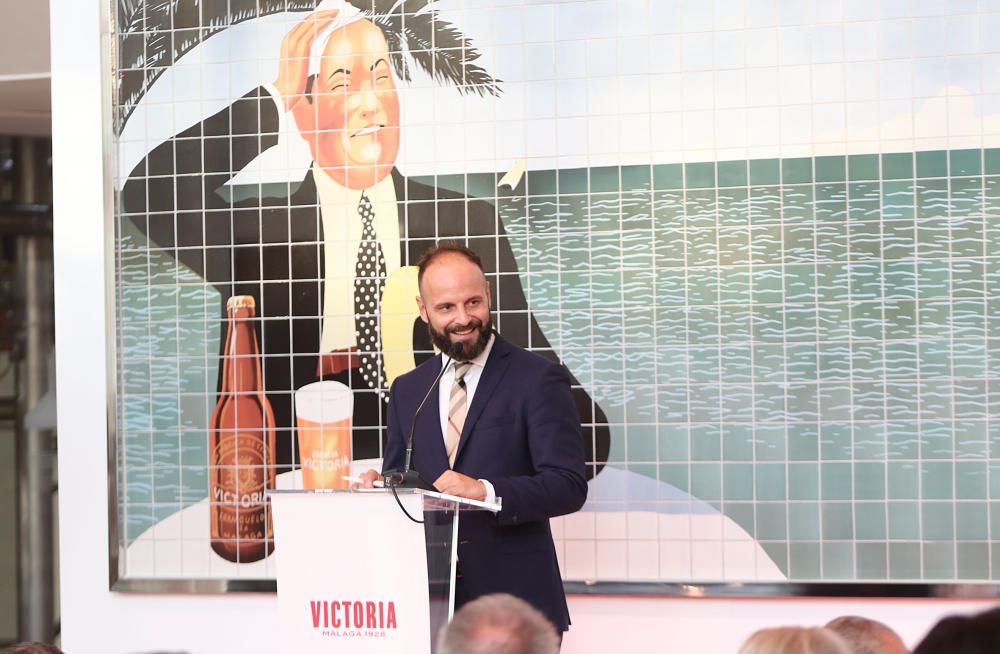 Representantes políticos e institucionales de Málaga acudieron al acto oficial de inauguración de la fábrica de Cerveza Victoria