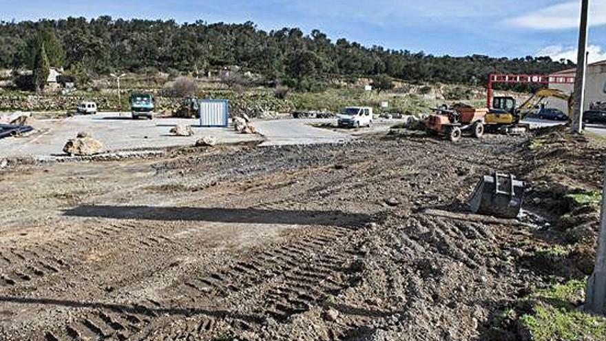 Les obres d&#039;adequació dels terrenys de la Campa, on es construirà la comissaria.