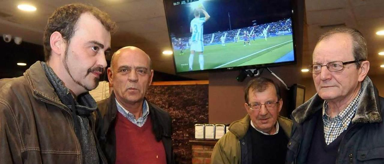 Marcos Bahamonde, Jerónimo García, Aurelio Bretones y Carlos González, ayer, en Langreo.