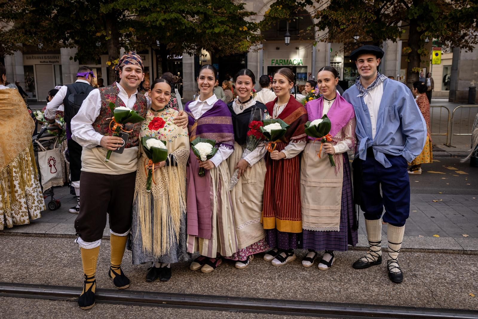 En imágenes | Zaragoza vive su día grande con la Ofrenda de Flores a la Virgen del Pilar