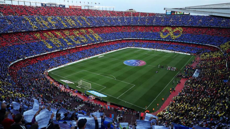 El mensaje &#039;infinit Iniesta&#039; en el Camp Nou.