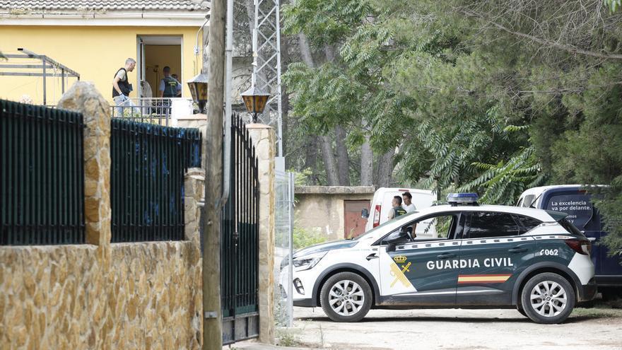 Un hombre mata a su pareja y choca con la Guardia Civil durante una persecución