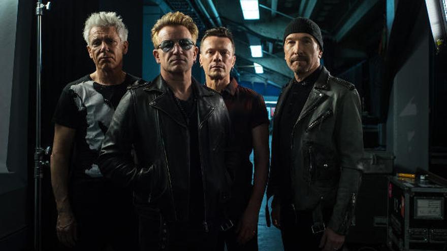 Adam Clayton, Bono, Larry Mullen Jr y The Edge, componentes de U2, en una imagen promocional.