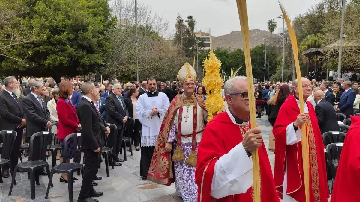 La misa de Domingo de Ramos está presidida por el obispo José Ignacio Munilla