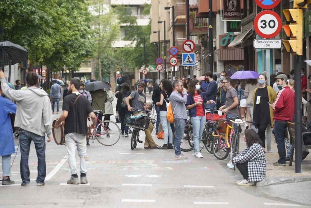 El carrer Migdia de Girona, peatonal per una tarda