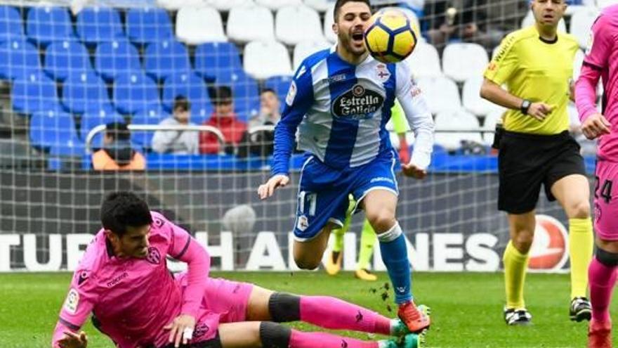 El Llevant iguala un 2-0 contra un Dépor amb 10