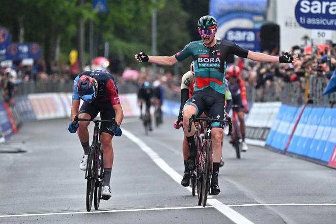 Denz svence su segunda etapa del Giro; Armirail nuevo líder