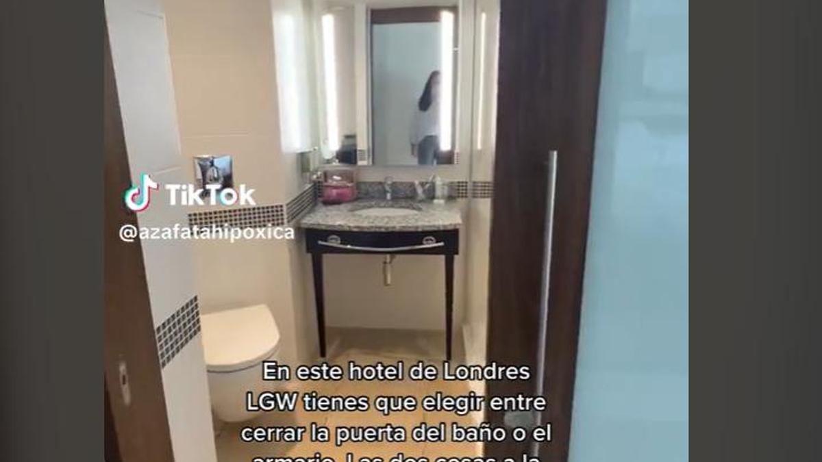 Captura de pantalla del vídeo en el que la azafata muestra lo que ocurre en este hotel.