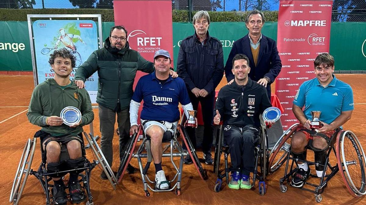 Cisco García, primero por la izquierda, en la entrega de premios del Campeonato de España.