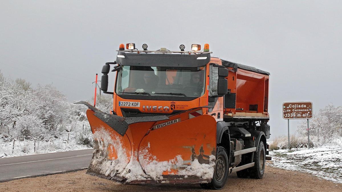Una máquina quitanieves en León.