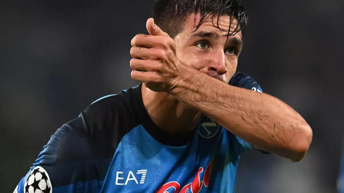 Giovanni Simeone celebra un gol en Champions