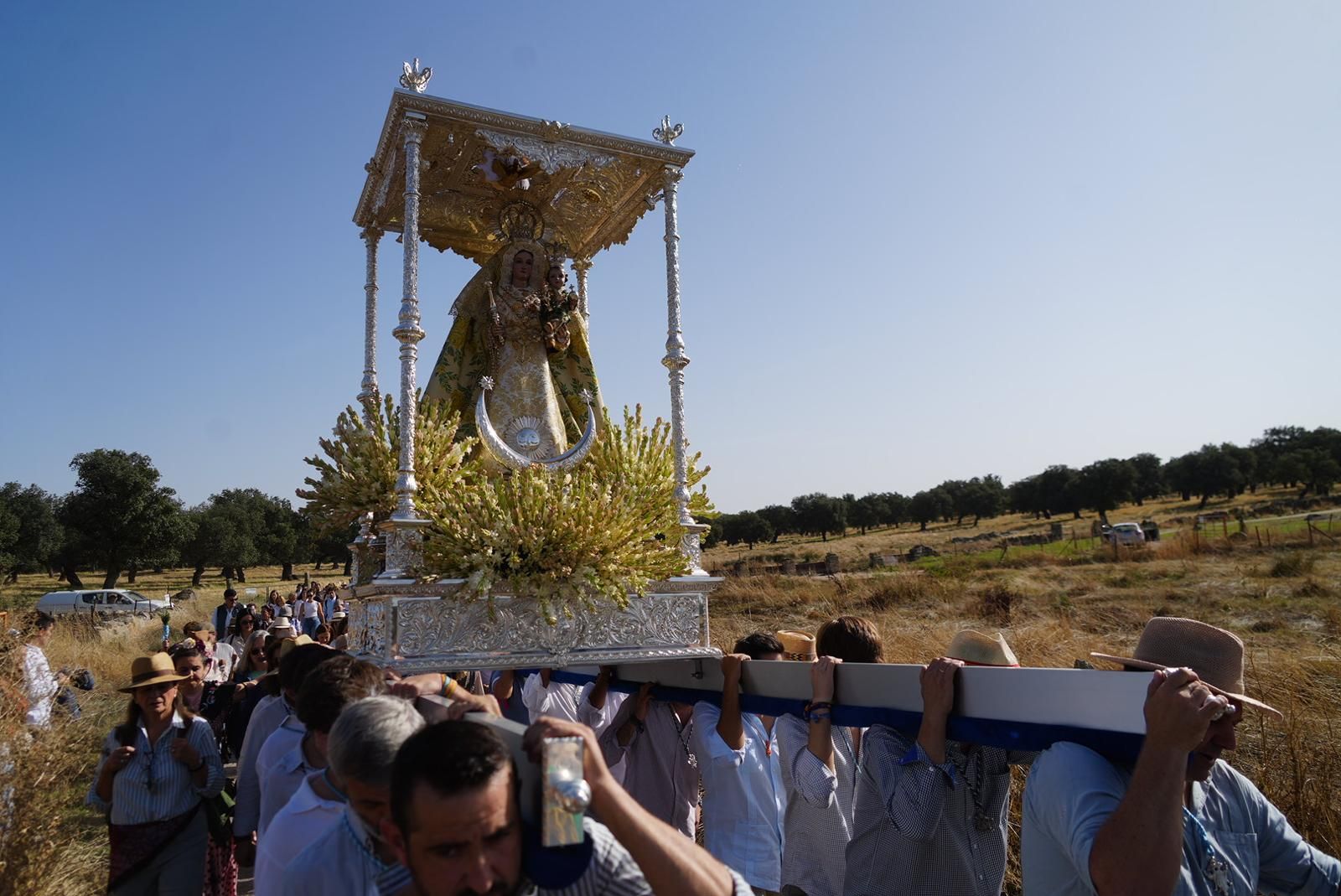 La Virgen de Luna regresa al Santuario de la Jara