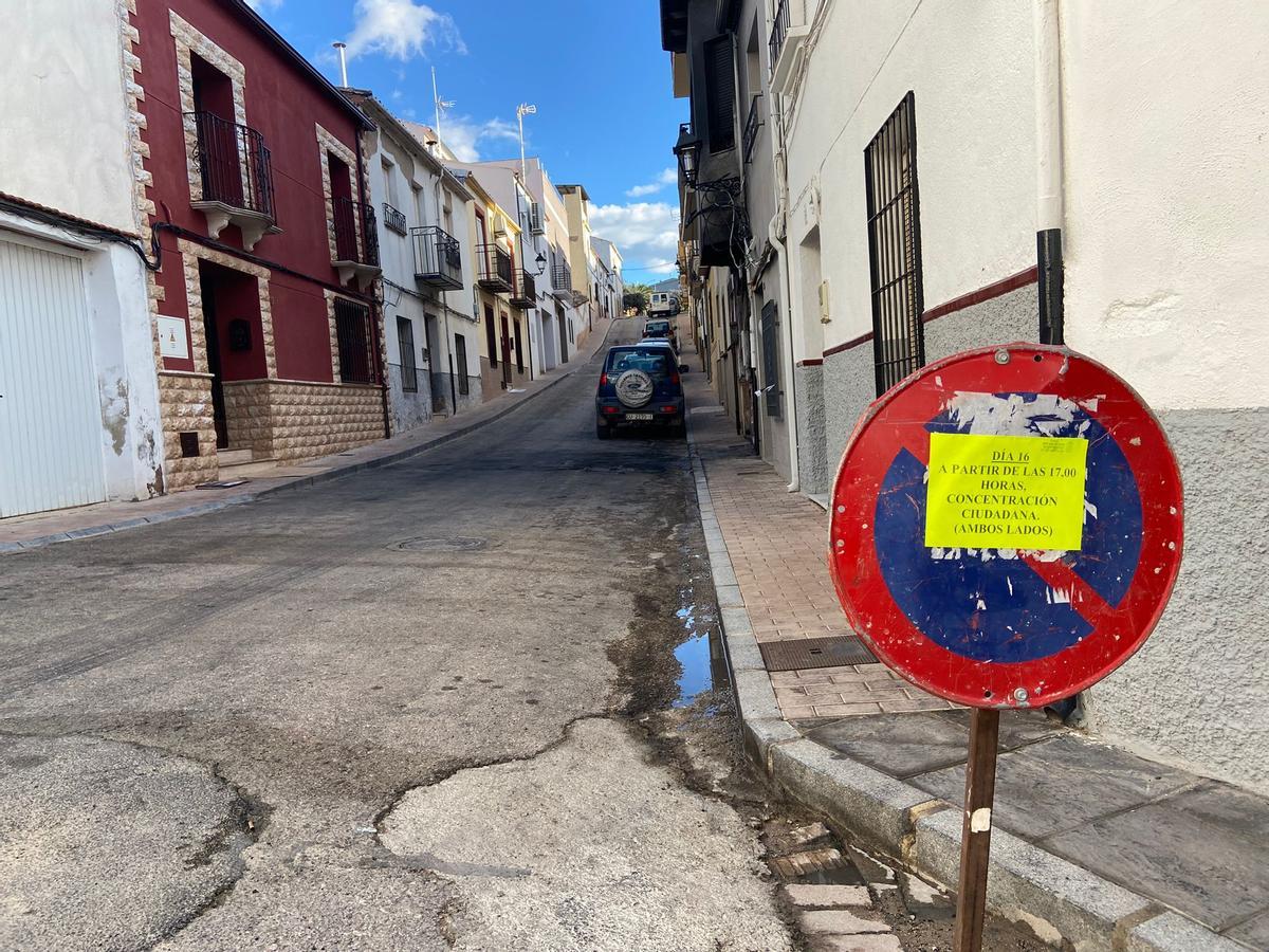 Un cartel informa de la concentración ciudadana en apoyo al alcalde