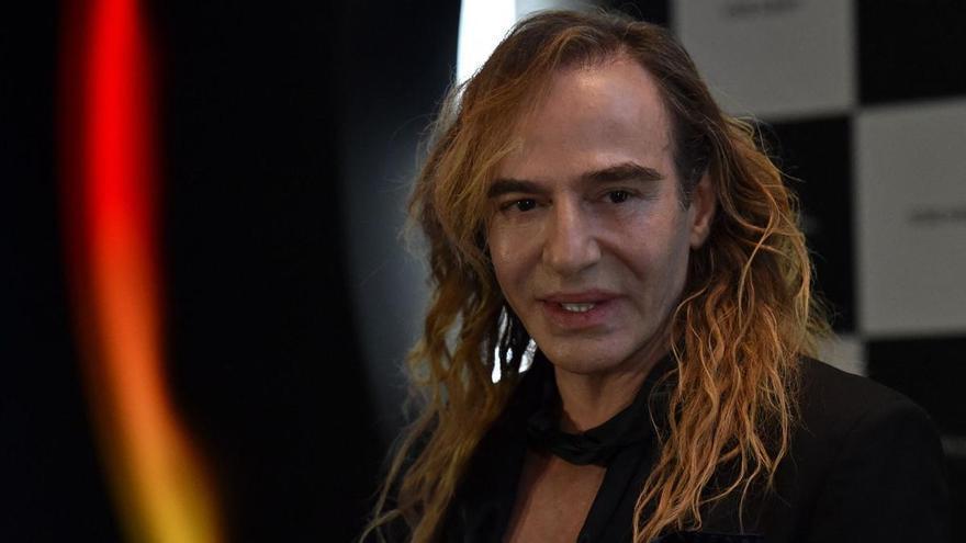 Los verdaderos motivos de Galliano para cancelar su retrospectiva en el Met: semanas de acoso al museo, críticas de la comunidad judía y amenazas de los donantes