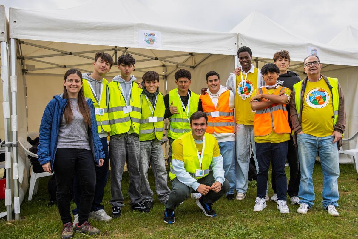 Alumnos de dieciséis institutos de Baleares lanzan sus satélites al cielo en el Desafío CanSat 2025