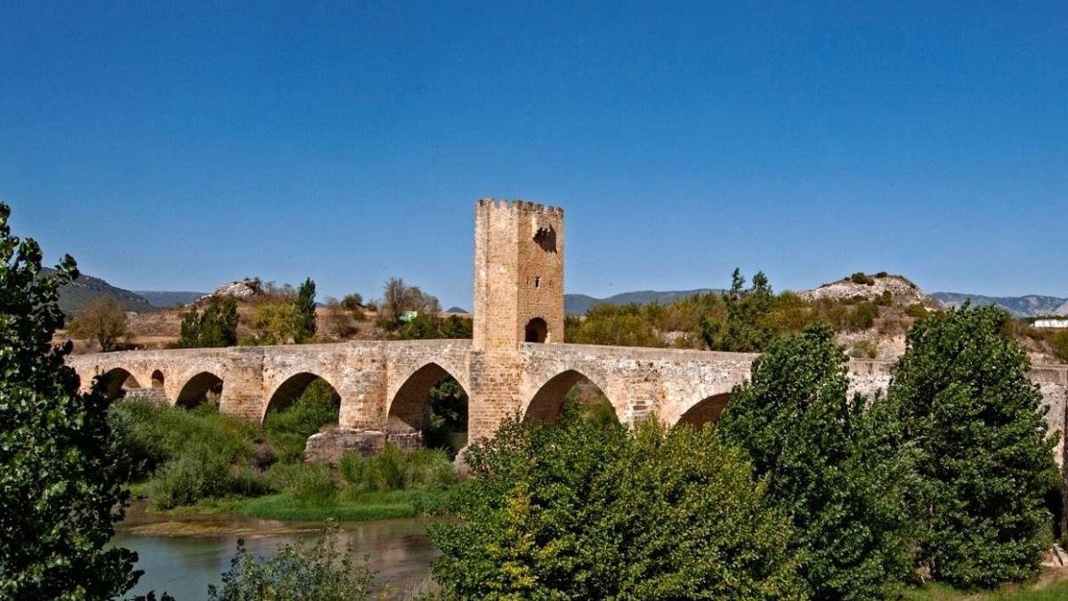 Puente medieval sobre el río Ebro en Frías.