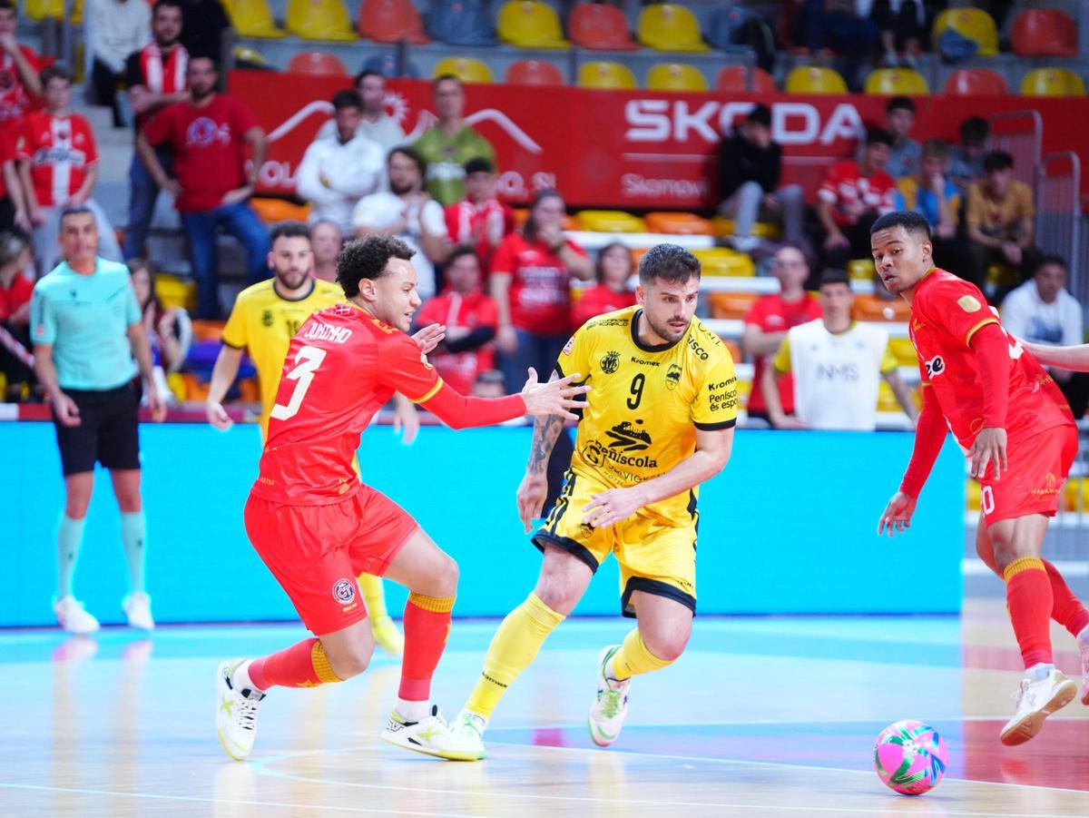 Imagen del partido entre el Cartagena y el Peñíscola, de los octavos de final de la Copadel Rey de fútbol sala.