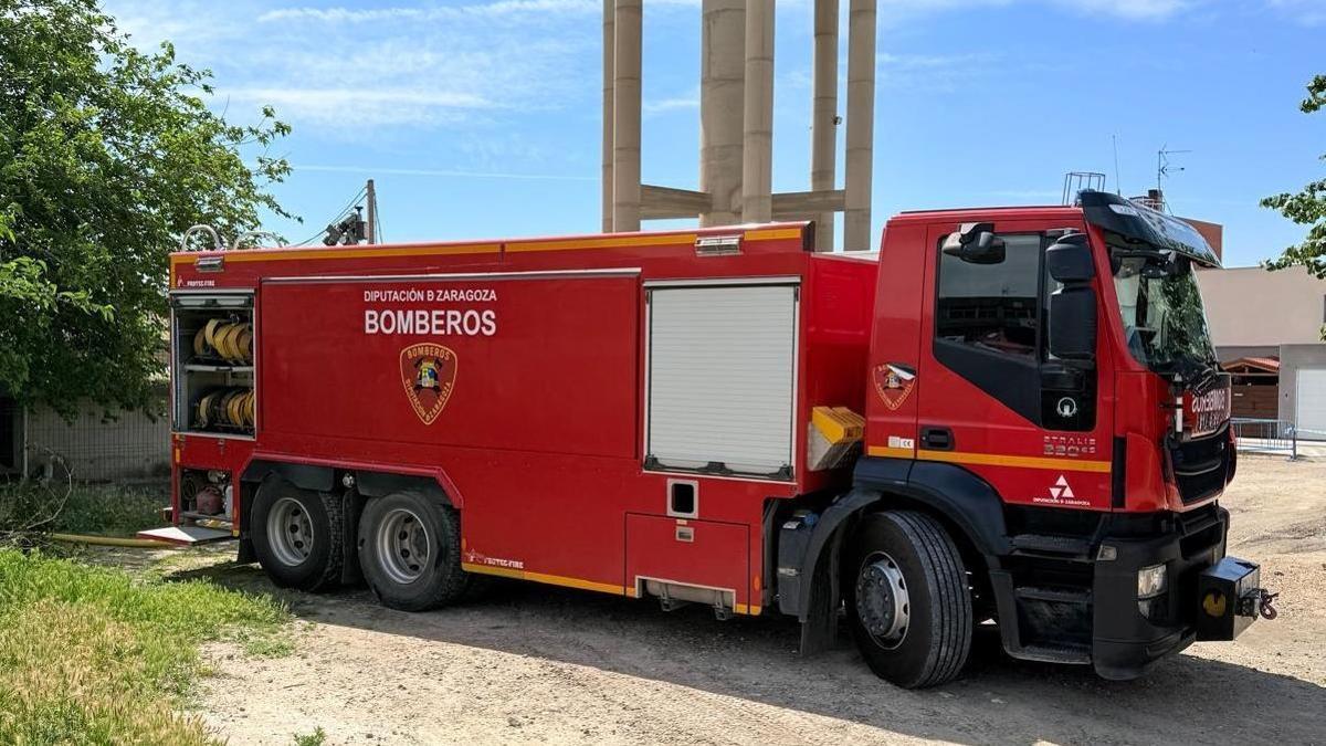 Agua de emergencia sobre ruedas: una avería obliga a suministrar 297.000 litros a tres municipios de Zaragoza