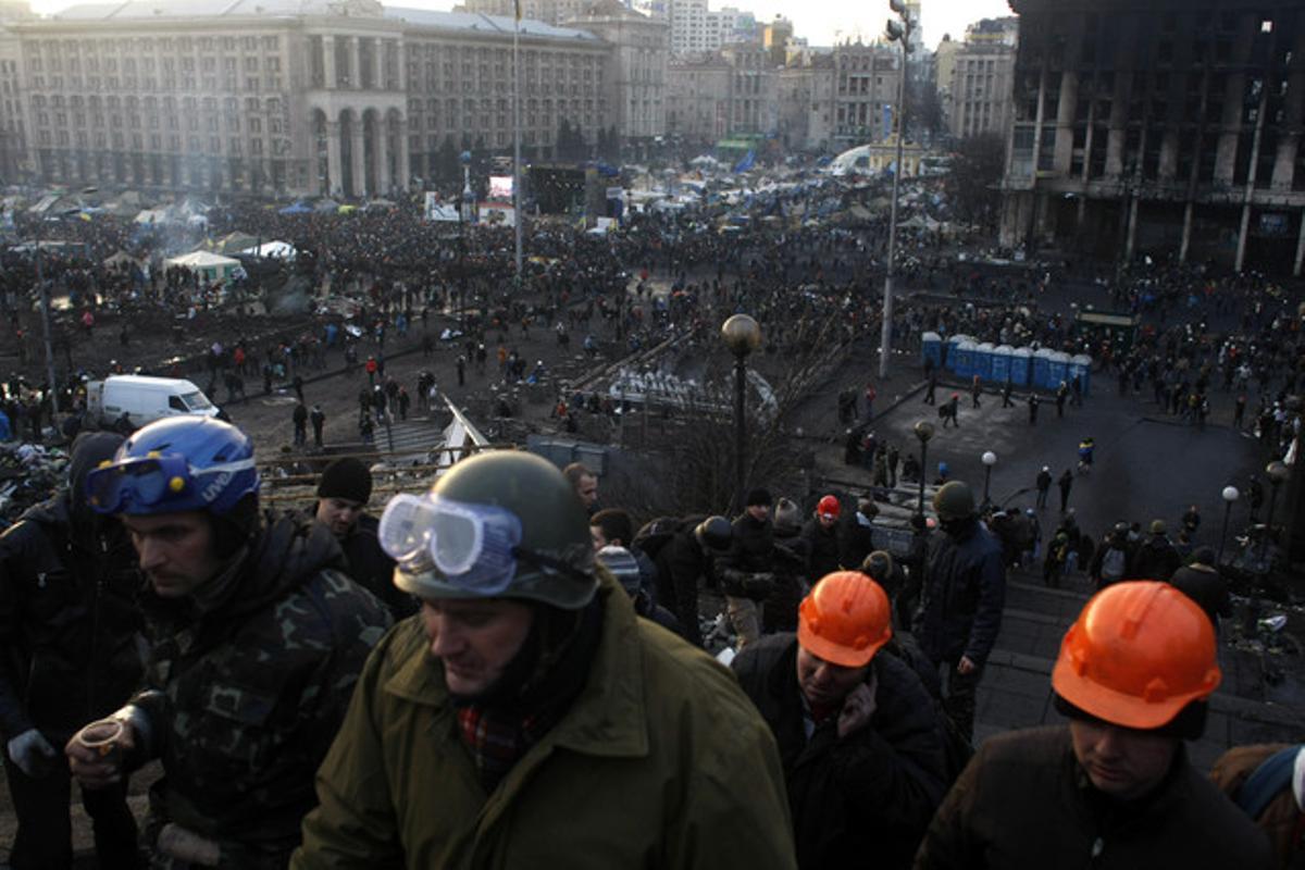 Este es el aspecto que presentaba esta mañana la Plaza de la Independencia de Kiev.