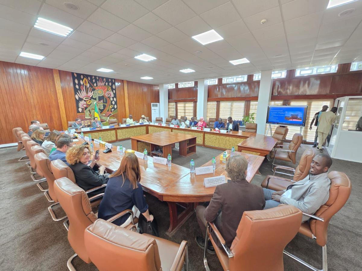 Una imatge de la trobada entre les universitats.