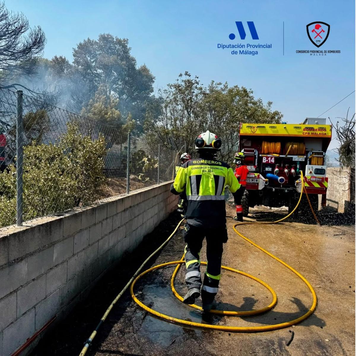 Un bombero del CPB malagueño en Ávila.