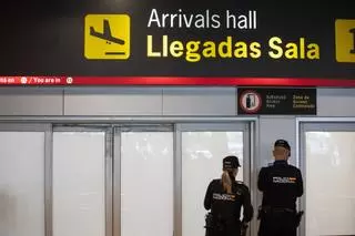 La Policía investiga la fuga de cuatro solicitantes de asilo con pasaporte marroquí en el aeropuerto de Madrid-Barajas