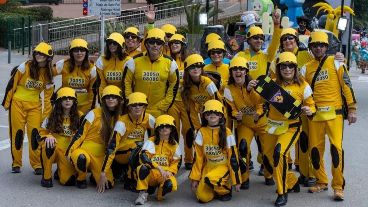 La colla Els Tremendus, durant el Carnaval de Sant Feliu de Guíxols 2025.
