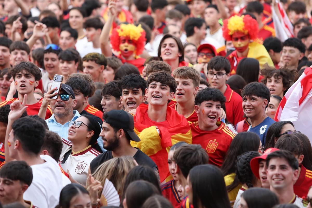 Así celebró Toledo el pase de España a la final del Mundial tras vencer a Francia: búscate en las fotos Así celebró Toledo el pase de España a la final del Mundial tras vencer a Francia: búscate en las fotos