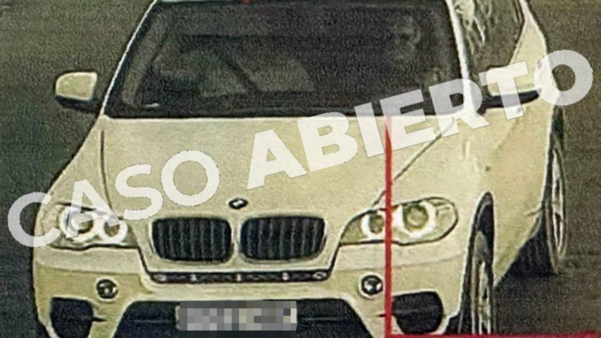 El presunto asesino lleva en coche a su víctima, el día del crimen, en una imagen del sumario del caso.