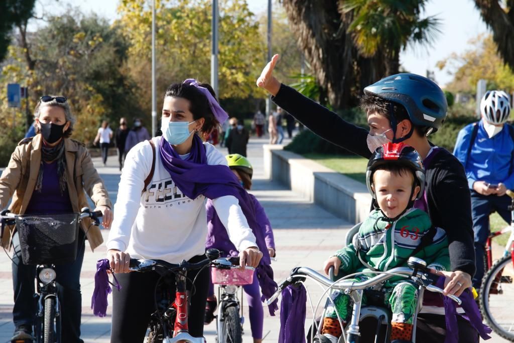 Marcha en bici contra la violencia machista