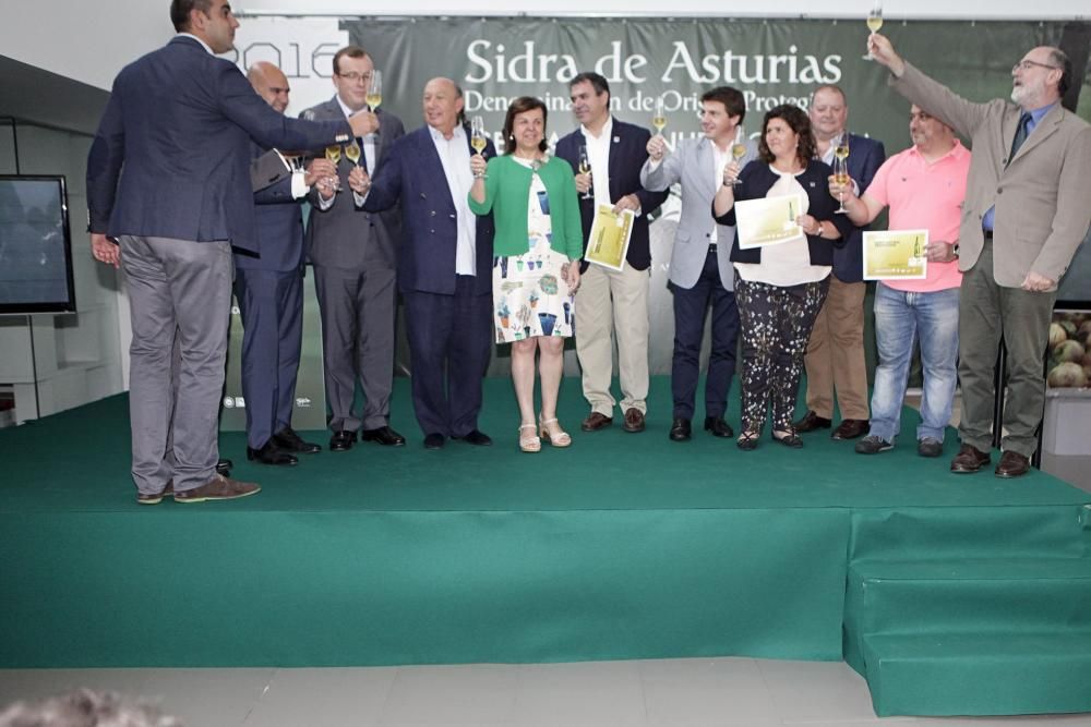 Salón de la sidra en Gijón