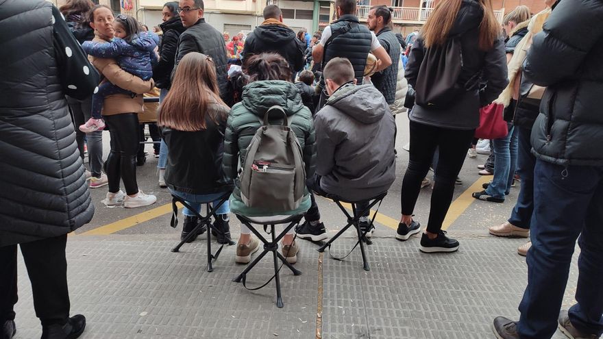 La imagen curiosa del día: Las sillas, “de moda” esta Semana Santa en Zamora