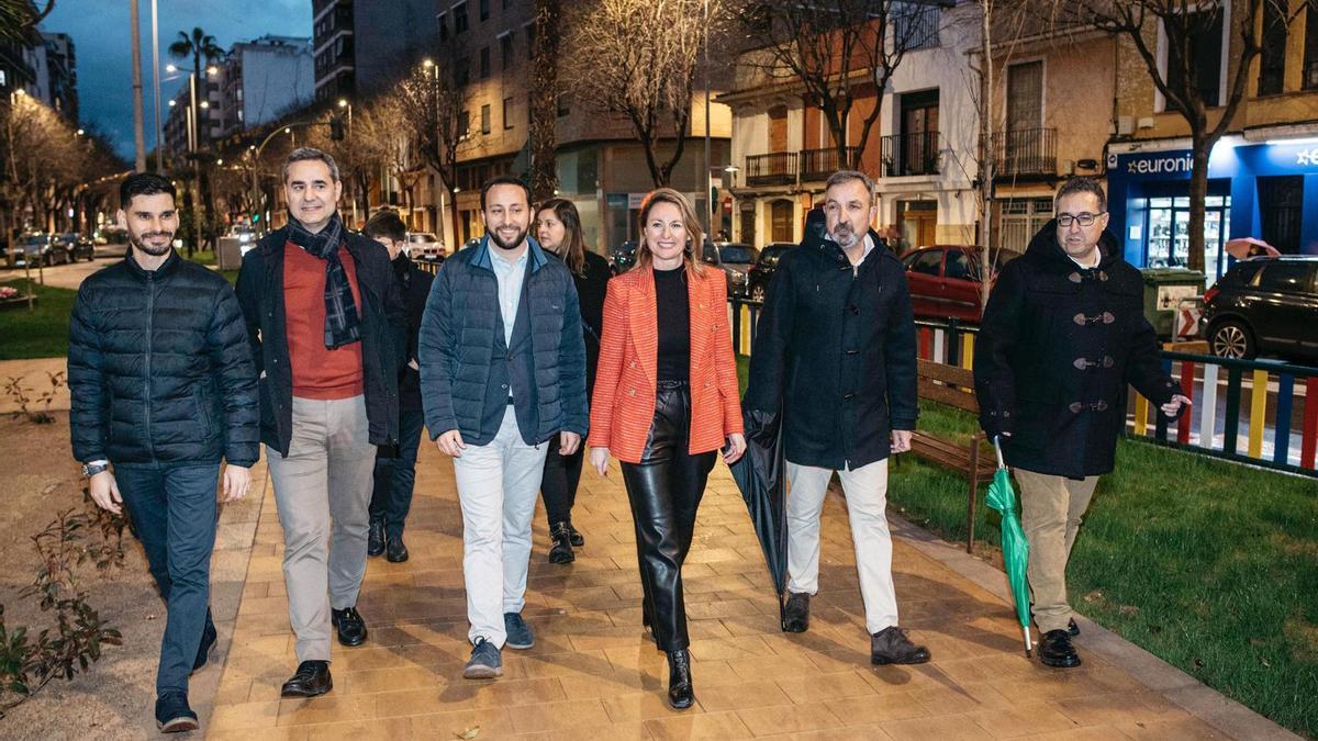 La alcaldesa y los concejales recorren el 'nuevo' Forn del Pla, este martes por la tarde.