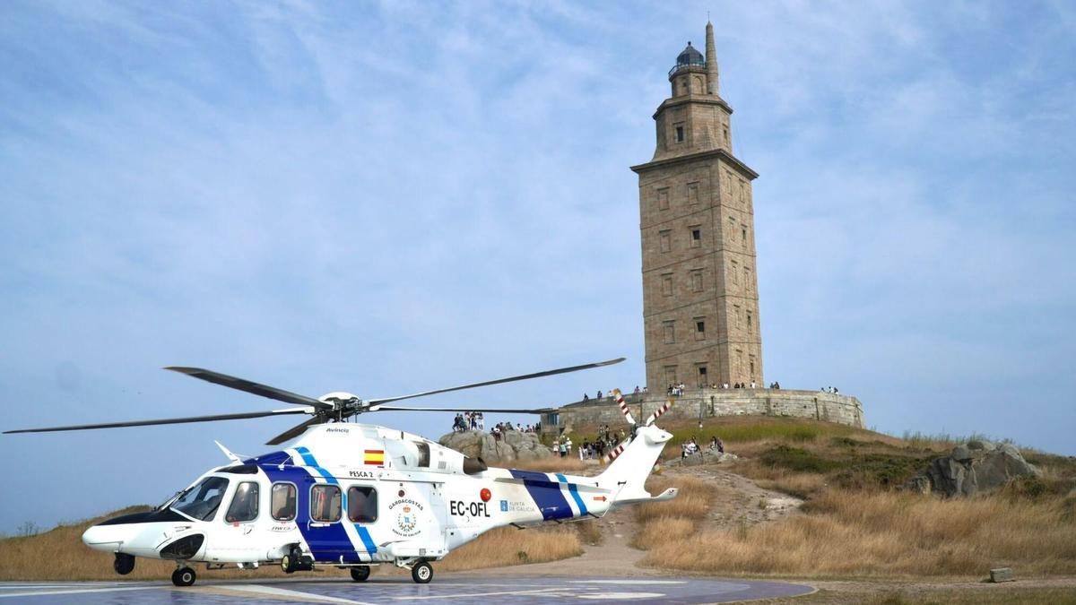 Evacuación de una persona en el entorno de la Torre de Hércules